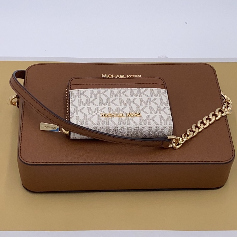 MICHAEL KORS LG EW CROSSBODY & MD ZA CARD CASE SET NWT - Picture 14 of 15